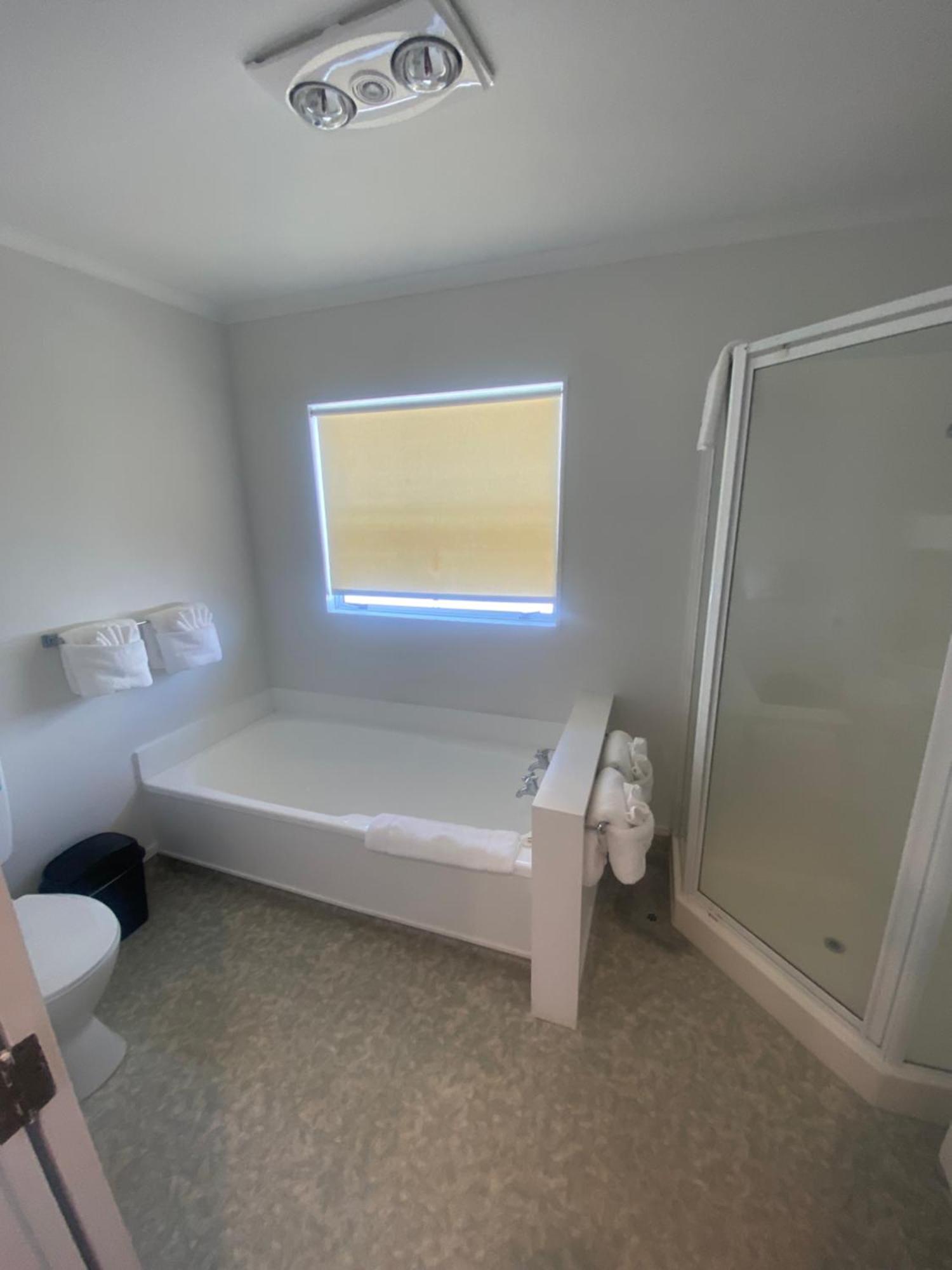 Lakeside Taupo Motel Buitenkant foto